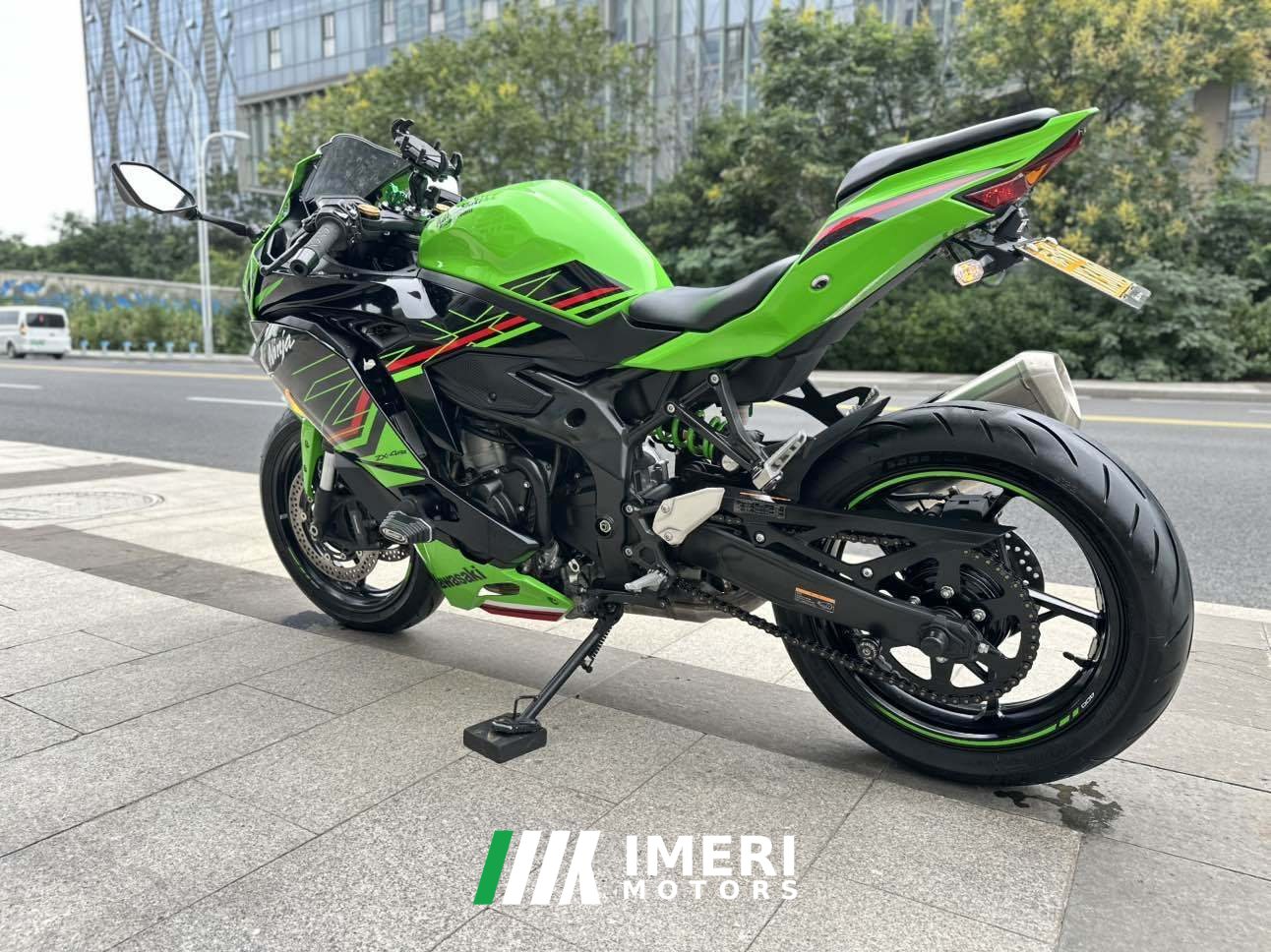 2023 Kawasaki ZX-4R 400 cc