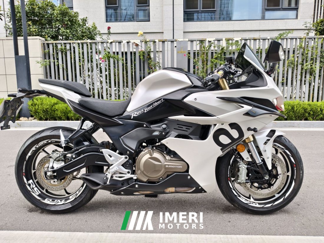 QJMOTOR Roewe i5 550 / Sai 550 *(Context-dependent, usually referring to the motorcycle "Sai 550" or Roewe car v - motorcycl…