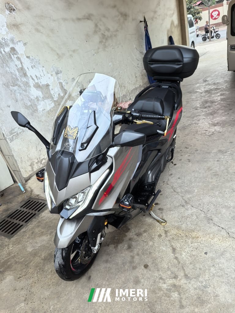KYMCO AK550 - мотоцикл из Китая