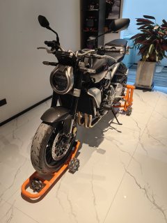 Honda CB1000R - photo 7
