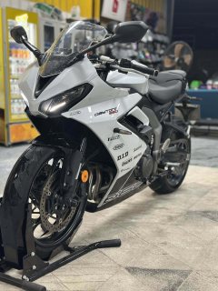 Triumph Daytona 660 - ფოტო 1