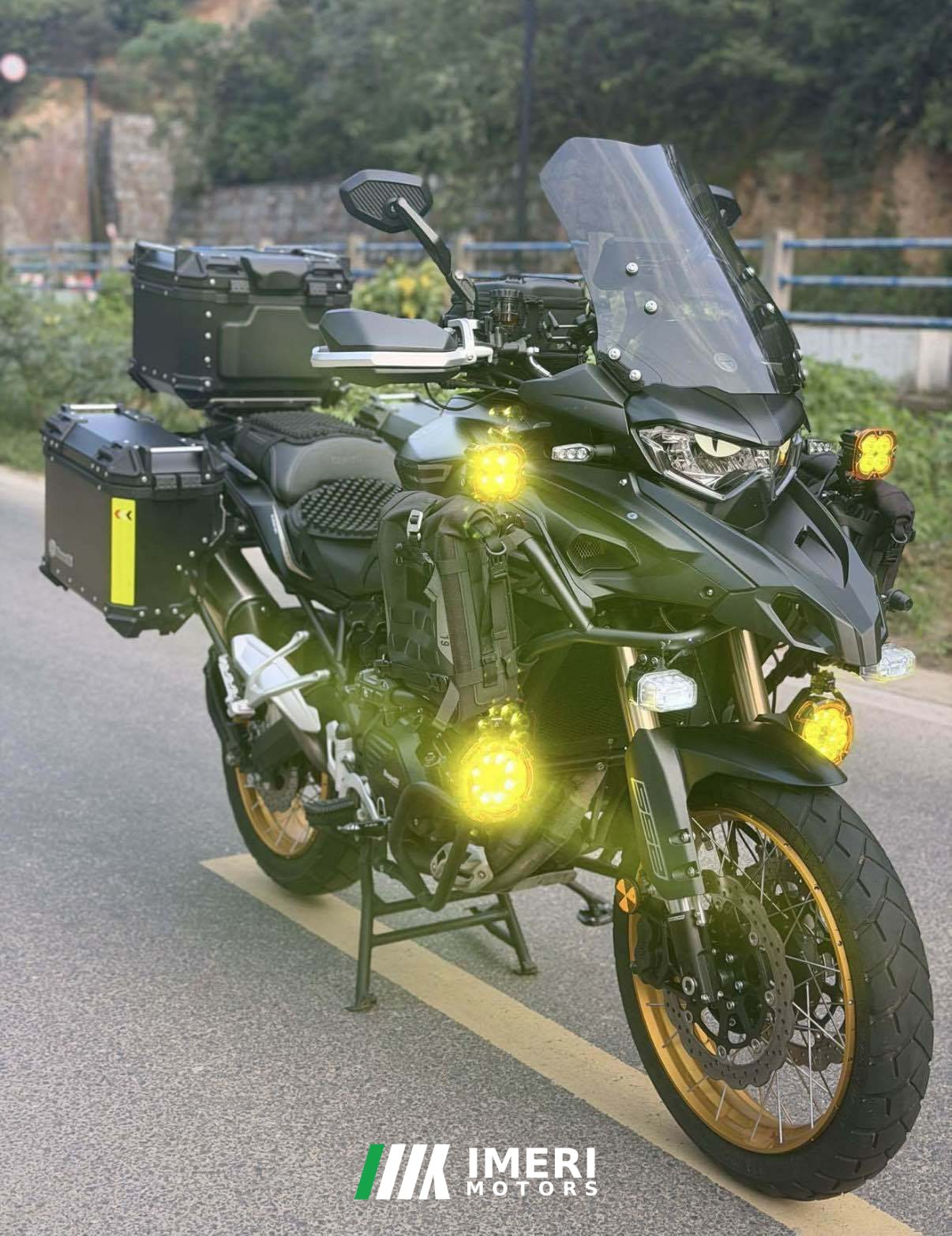 2025 Benelli TRK552 550 cc