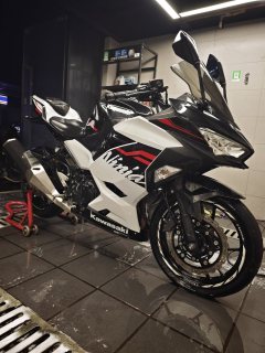 Kawasaki Ninja 400 - ფოტო 1