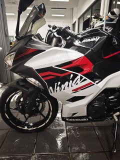 Kawasaki Ninja 400 - ფოტო 4