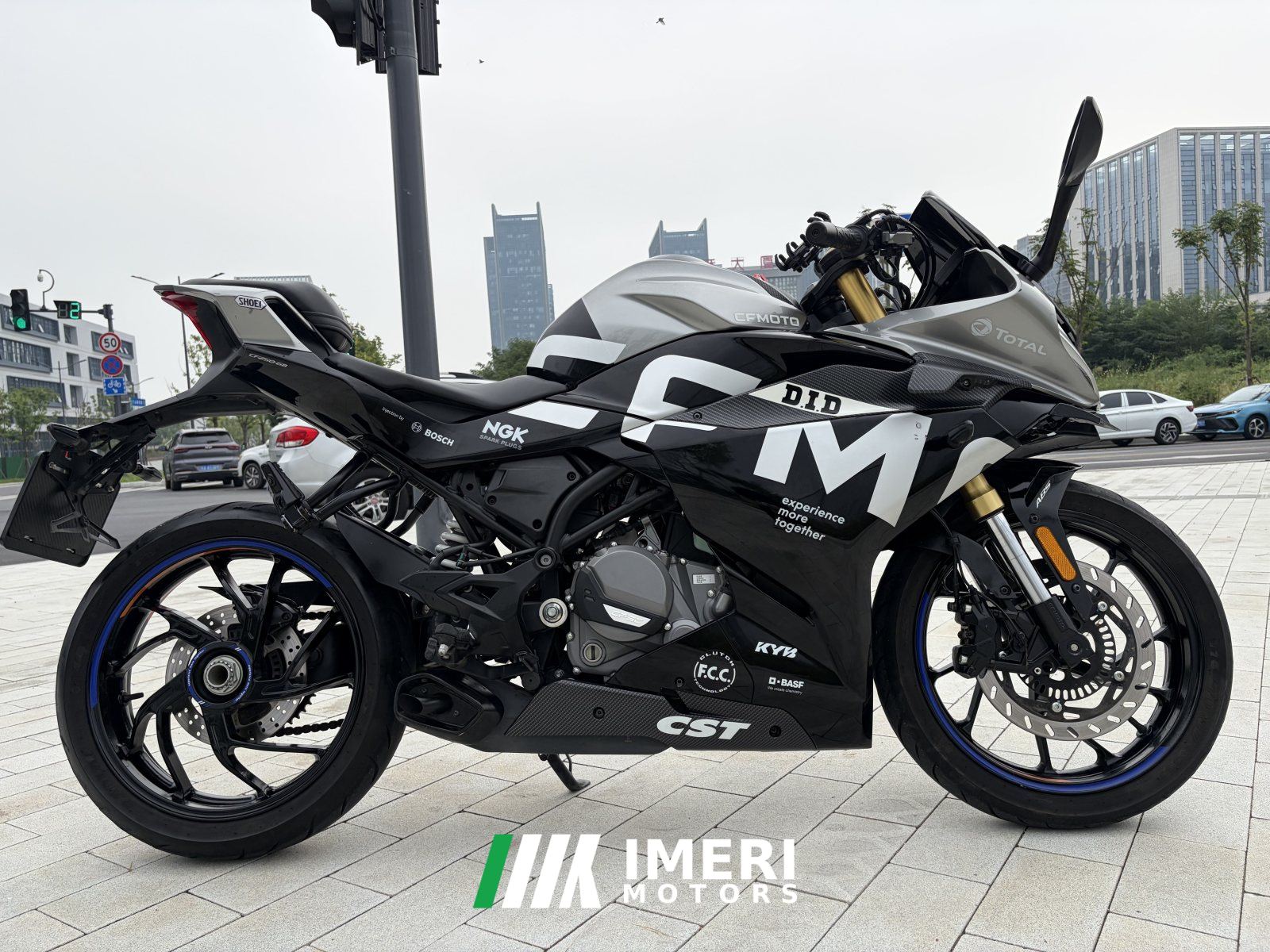 2022 CFMOTO 250SR
