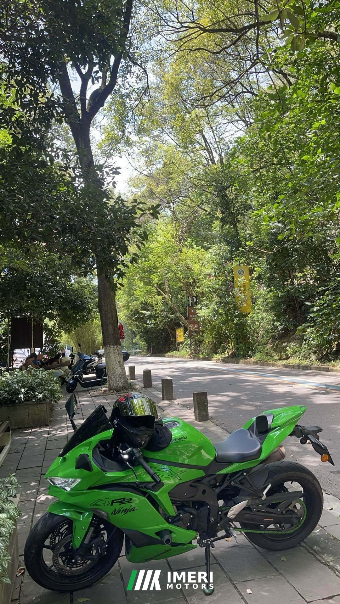 2023 Kawasaki ZX-4R 400 cc