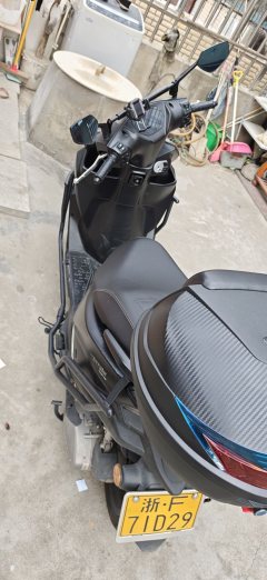 QJMOTOR Hong 150RS - ფოტო 5