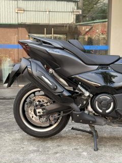 Yamaha TMAX 560 cc - photo 8