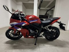 Honda CBR650R - photo 4