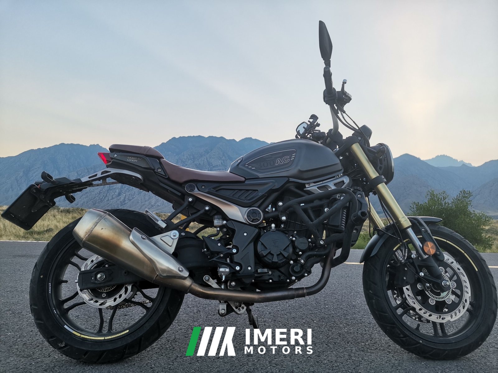2021 Voge 300AC