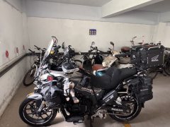 Honda CB400X - photo 2
