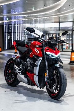 Ducati Street Fighter V4 1103 cc - ფოტო 1
