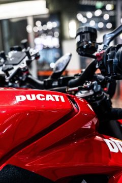 Ducati Street Fighter V4 1103 cc - ფოტო 4