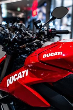 Ducati Street Fighter V4 1103 cc - ფოტო 5