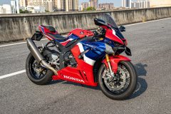 Honda CBR 1000 RR-R - ფოტო 4