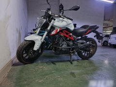 Benelli TNT 300 / BN 302S - ფოტო 1