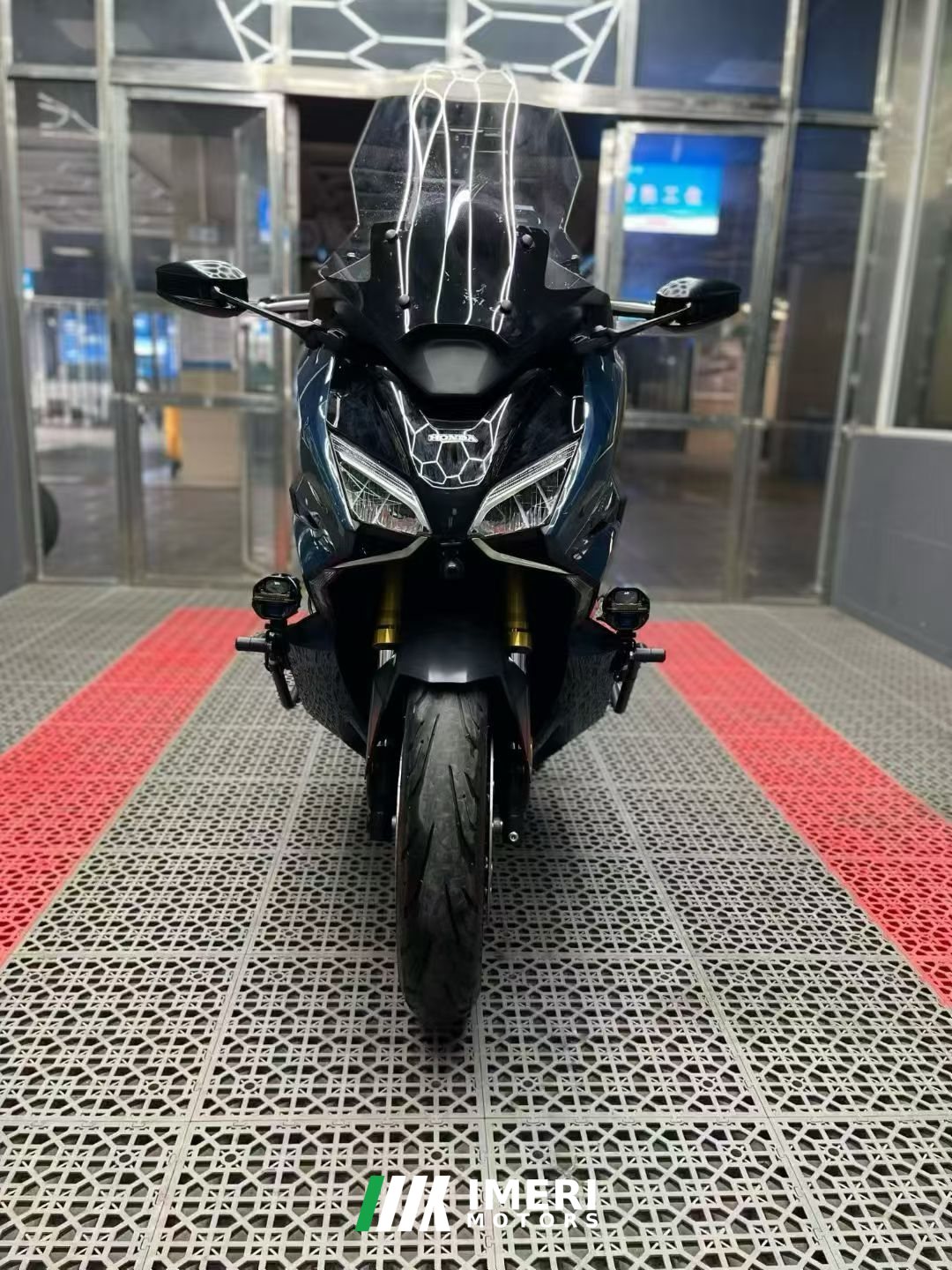 2023 Honda NSS750