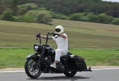 Harley-Davidson Road King 1860 cc - ფოტო 1