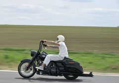 Harley-Davidson Road King 1860 cc - ფოტო 3
