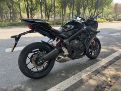Honda CBR650R - photo 2