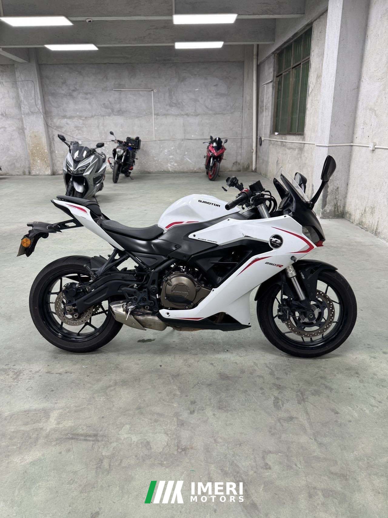 2024 QJMOTOR SRK 250