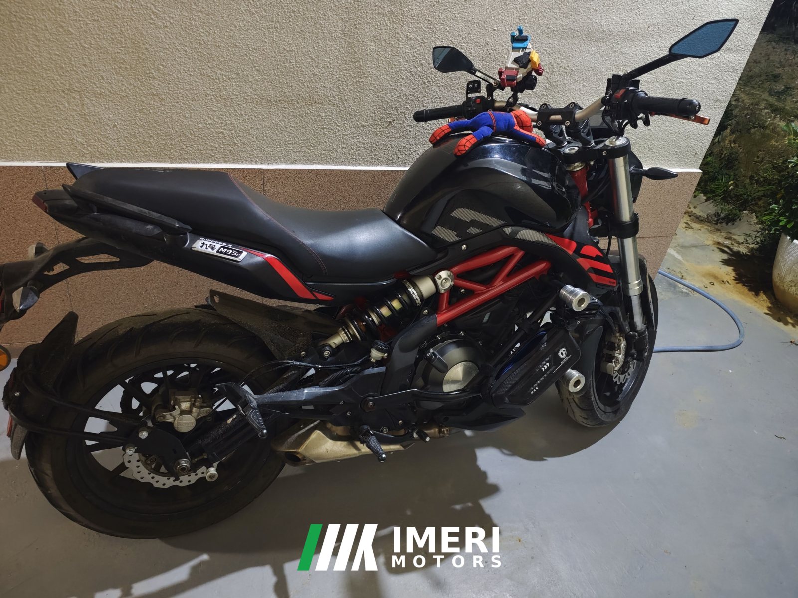 2021 Benelli TNT 300 / BN 302S