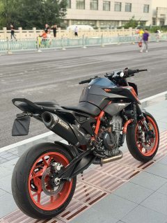 KTMR2R 890 Duke 900 cc - photo 3