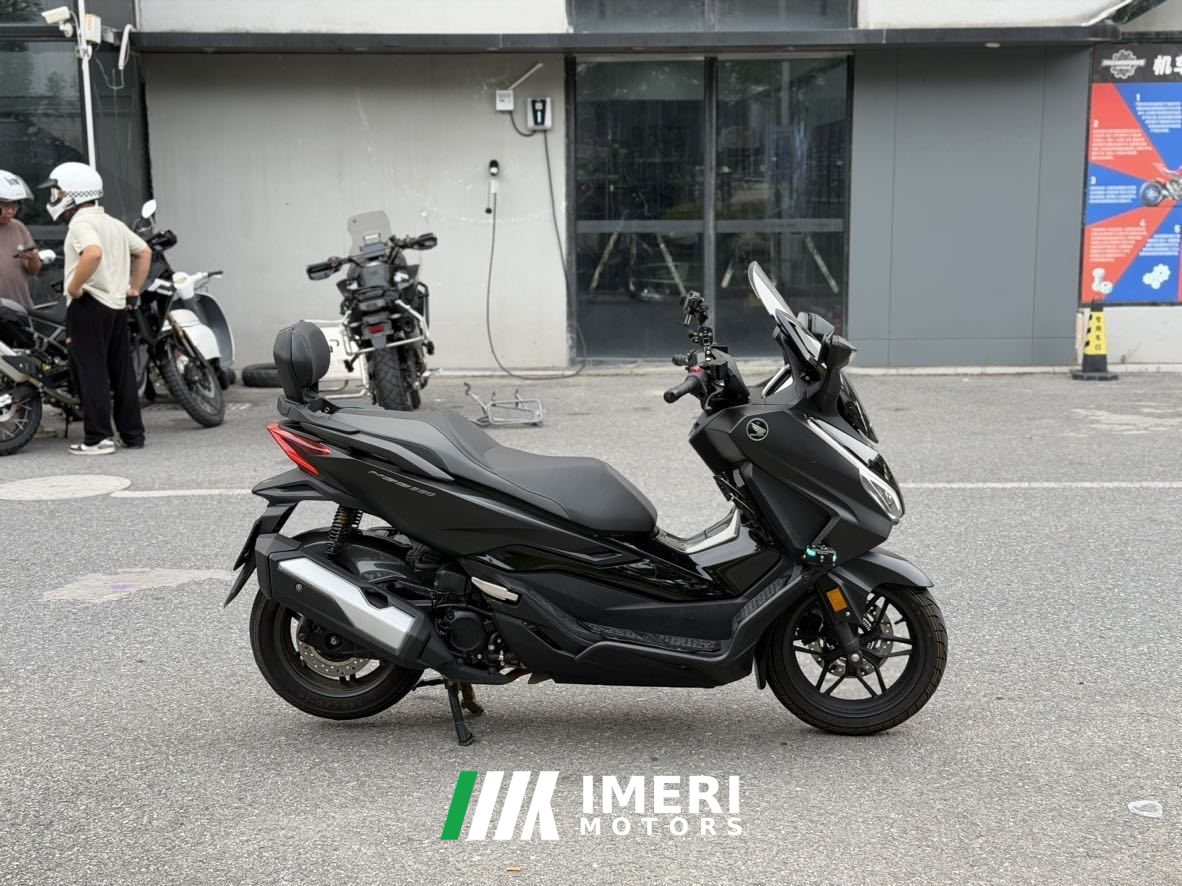 2025 Honda NSS350