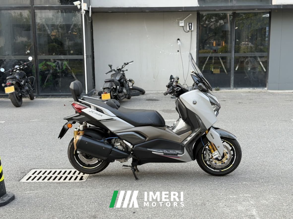 2024 Yamaha XMAX 300 cc