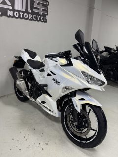 Kawasaki Ninja 400 - photo 5