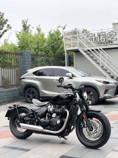 Triumph Bonneville Bobber 1200 cc - ფოტო 1