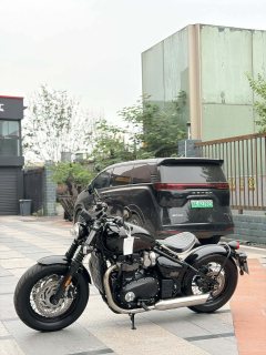 Triumph Bonneville Bobber 1200 cc - ფოტო 2