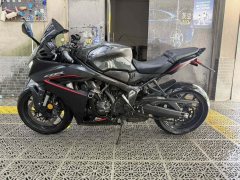 Honda CBR650R - photo 8
