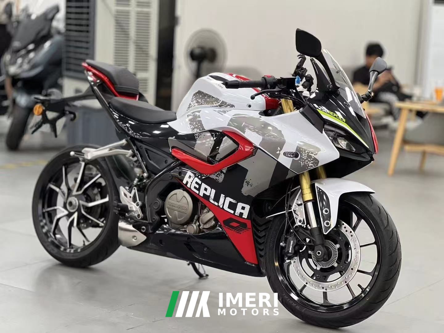 2022 QJMOTOR SRK 250