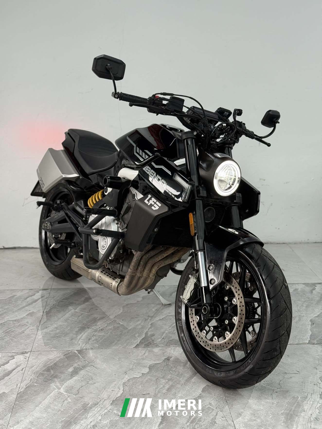 2022 Benda LFS700