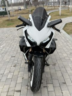 Honda CBR650R - photo 2