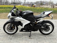 Honda CBR650R - photo 6