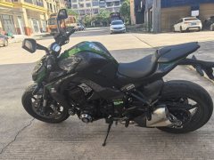 Kawasaki Z1000 - ფოტო 3