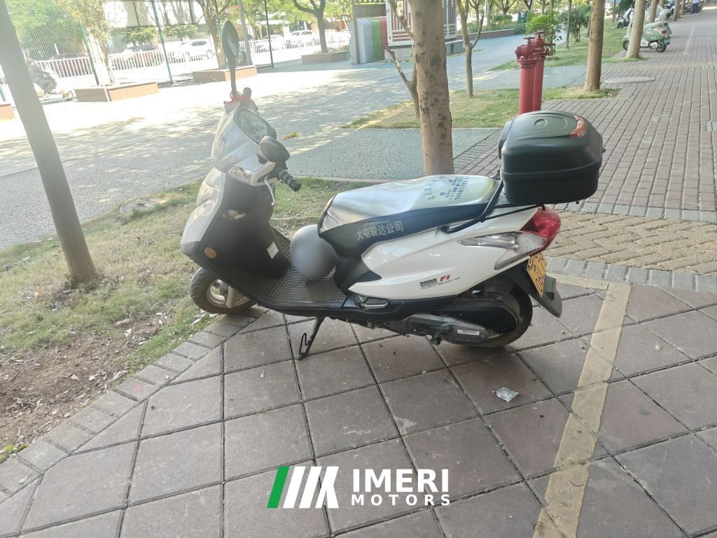 Jinan Suzuki UM 125 - motorcycle from China