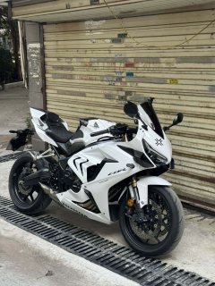Honda CBR650R - ფოტო 1