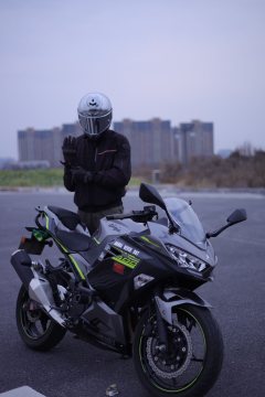 Kawasaki Ninja 400 - ფოტო 3