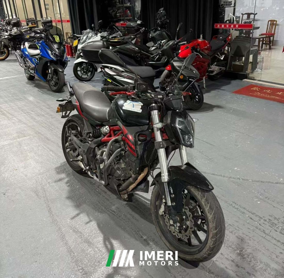 Benelli TNT 300 / BN 302S - motorcycle from China