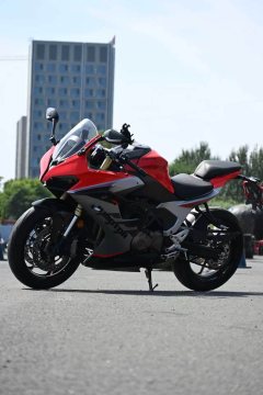 QJMOTOR Roewe i5 550 / Sai 550 *(Context-dependent, usually referring to the motorcycle "Sai 550" or Roewe car v - photo 3