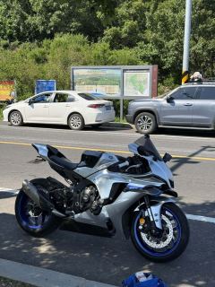 Yamaha YZF-R1 1000 cc - ფოტო 1