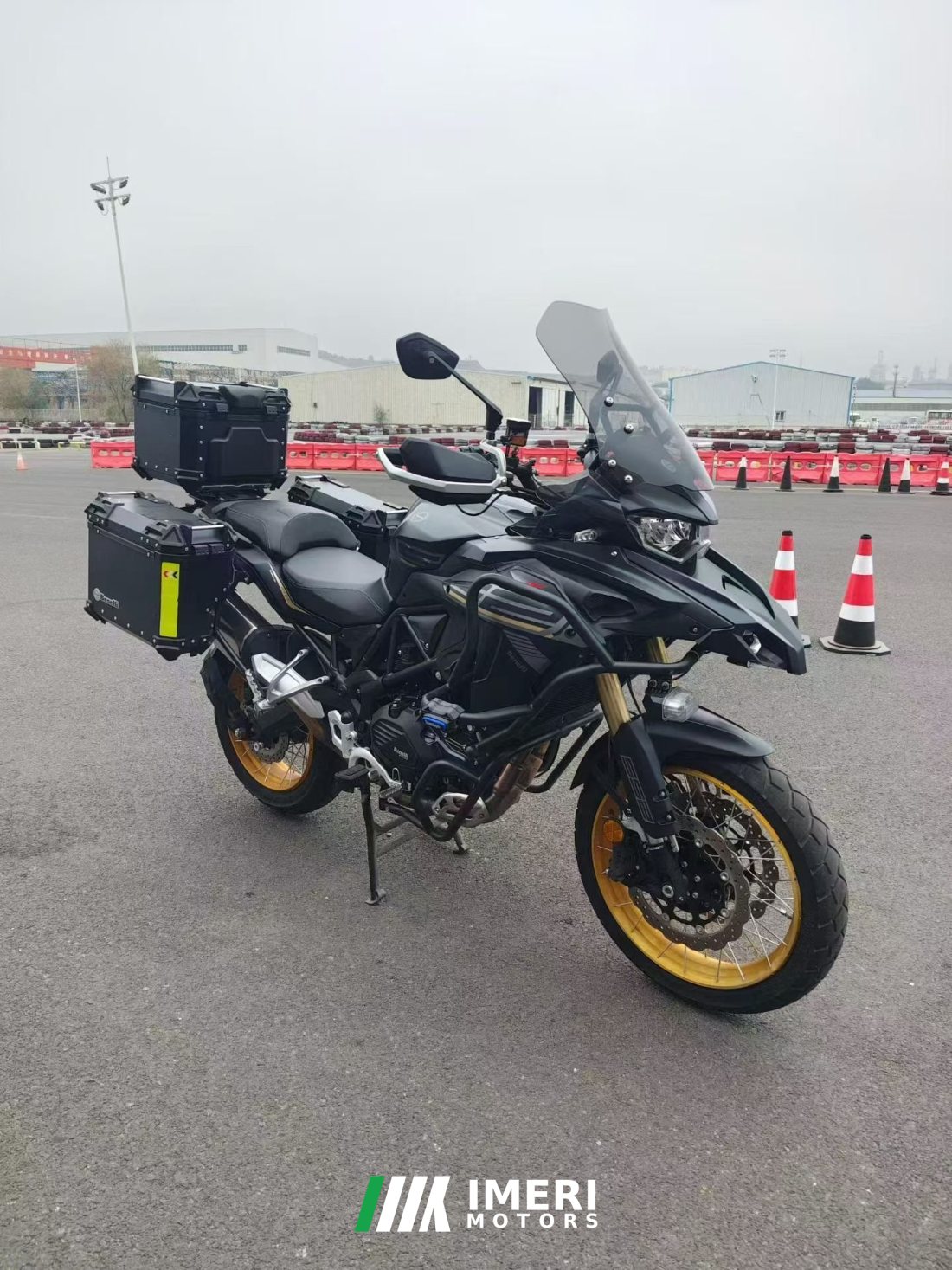 Benelli TRK552 550 cc - motorcycle from China