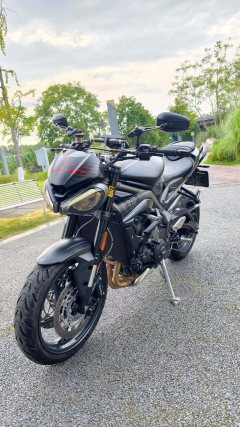 Triumph Street Triple 765 - ფოტო 1