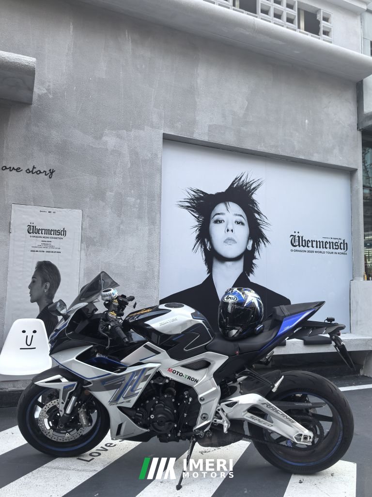 2025 Zontes 703RR 700 cc