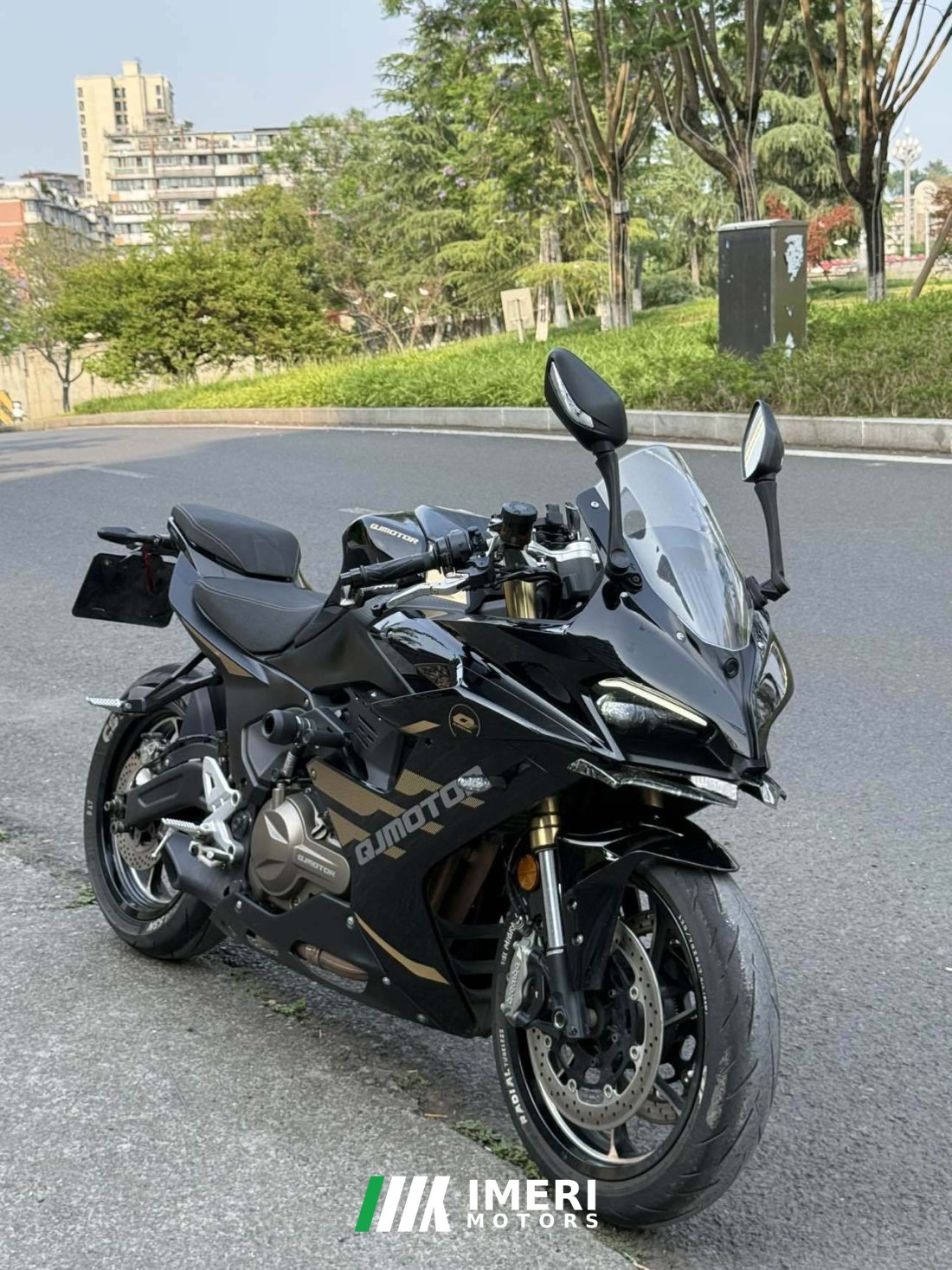QJMOTOR Roewe i5 550 / Sai 550 *(Context-dependent, usually referring to the motorcycle "Sai 550" or Roewe car v - motorcycl…