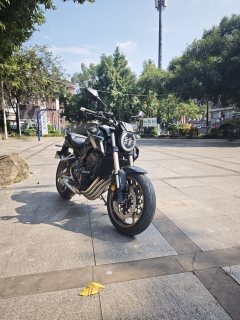 Honda CB650R - фото 1