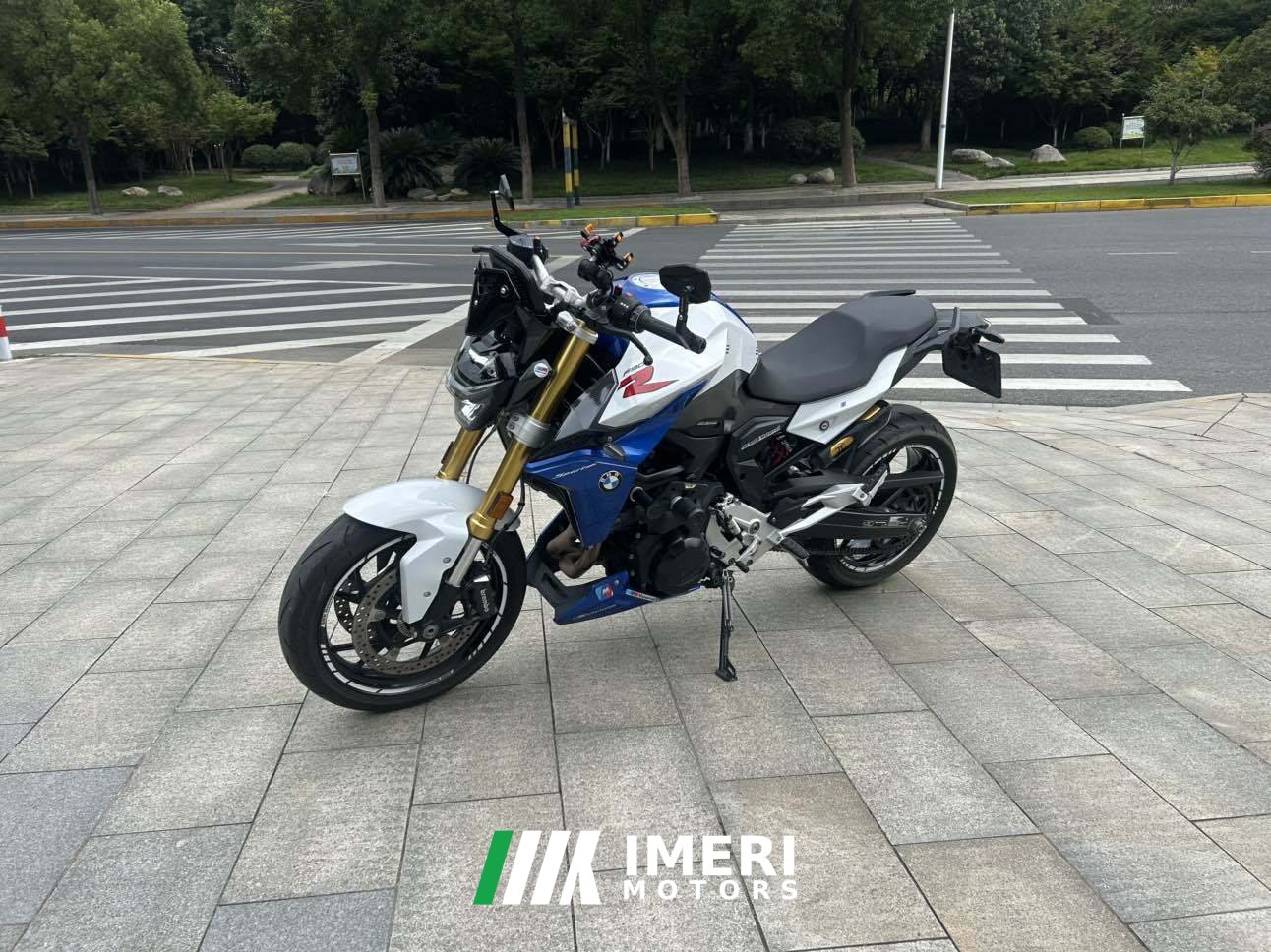 2022 BMW F 900 R